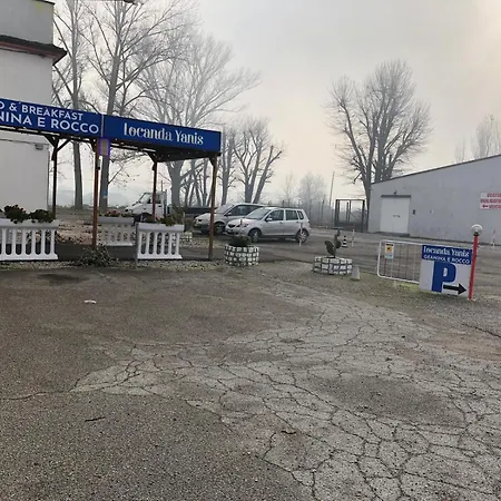 Da Geanina E Rocco Mesola